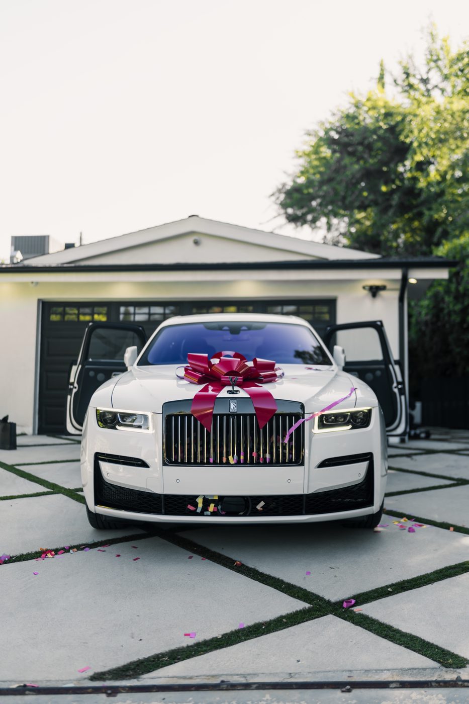 Bentley Bentayga delivered with a red bow